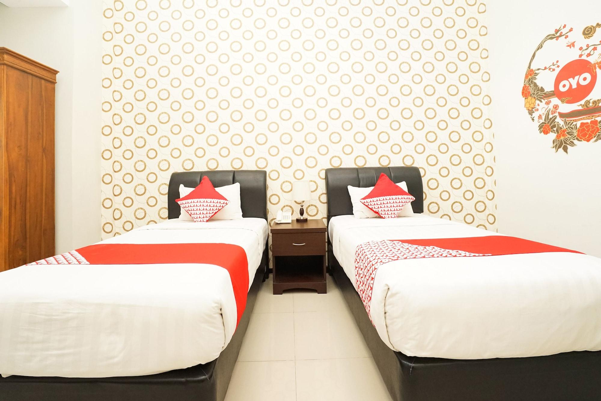 Oyo 282 Putri Utari Residence Malang Exterior foto