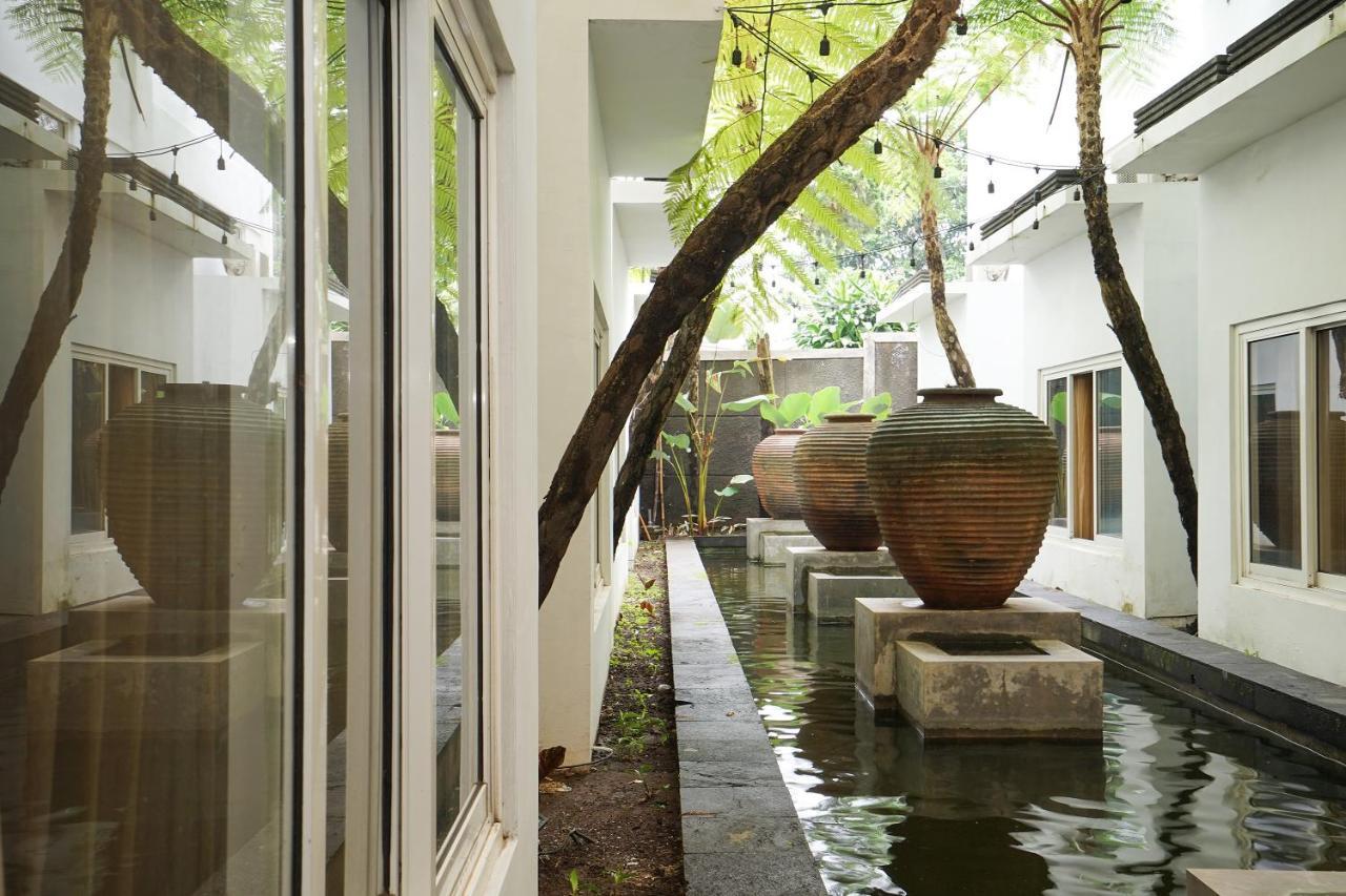 Oyo 282 Putri Utari Residence Malang Exterior foto